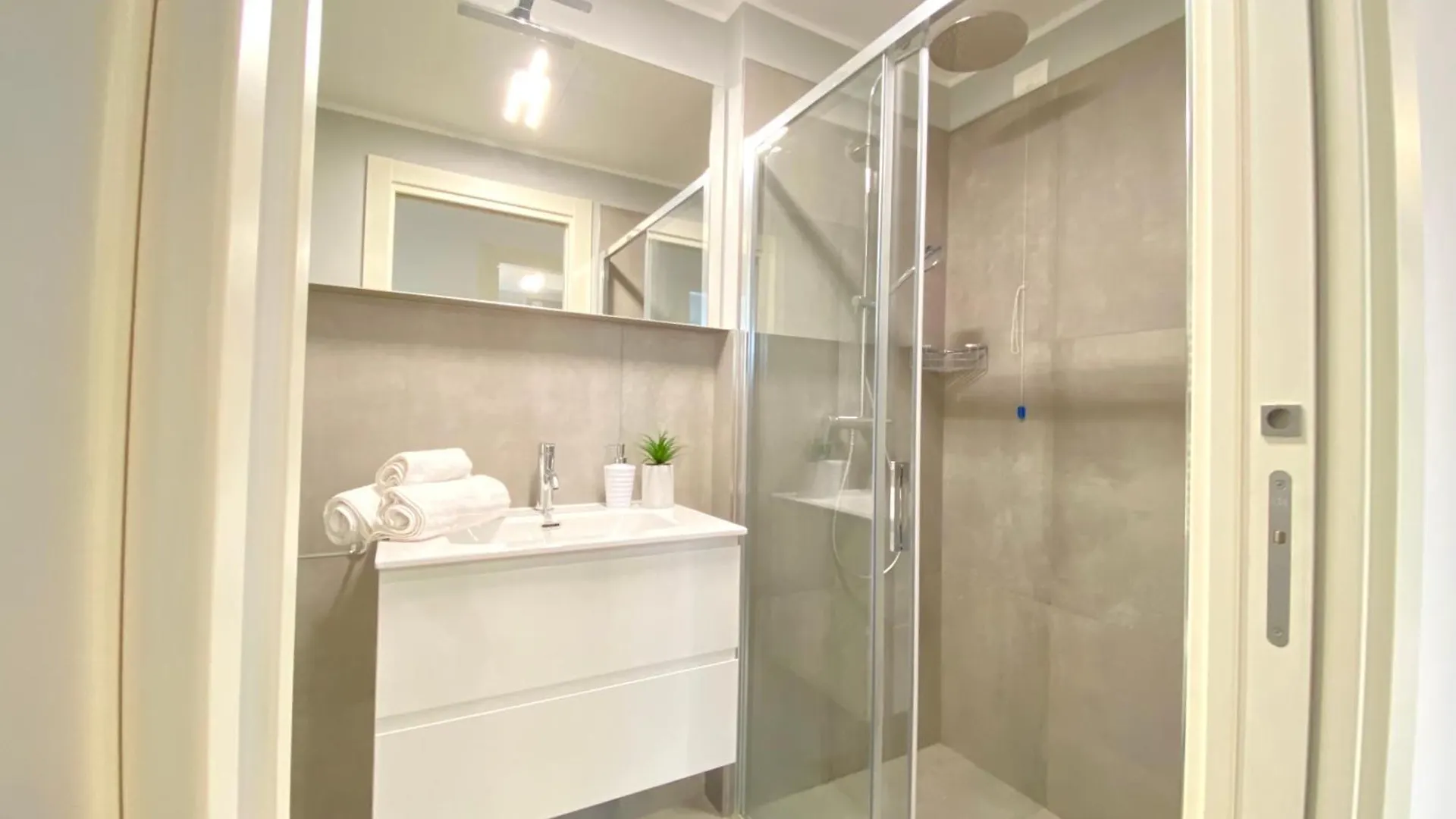 Tahiti Suite Frontemare - Jesolo - Solo Famiglie Italy
