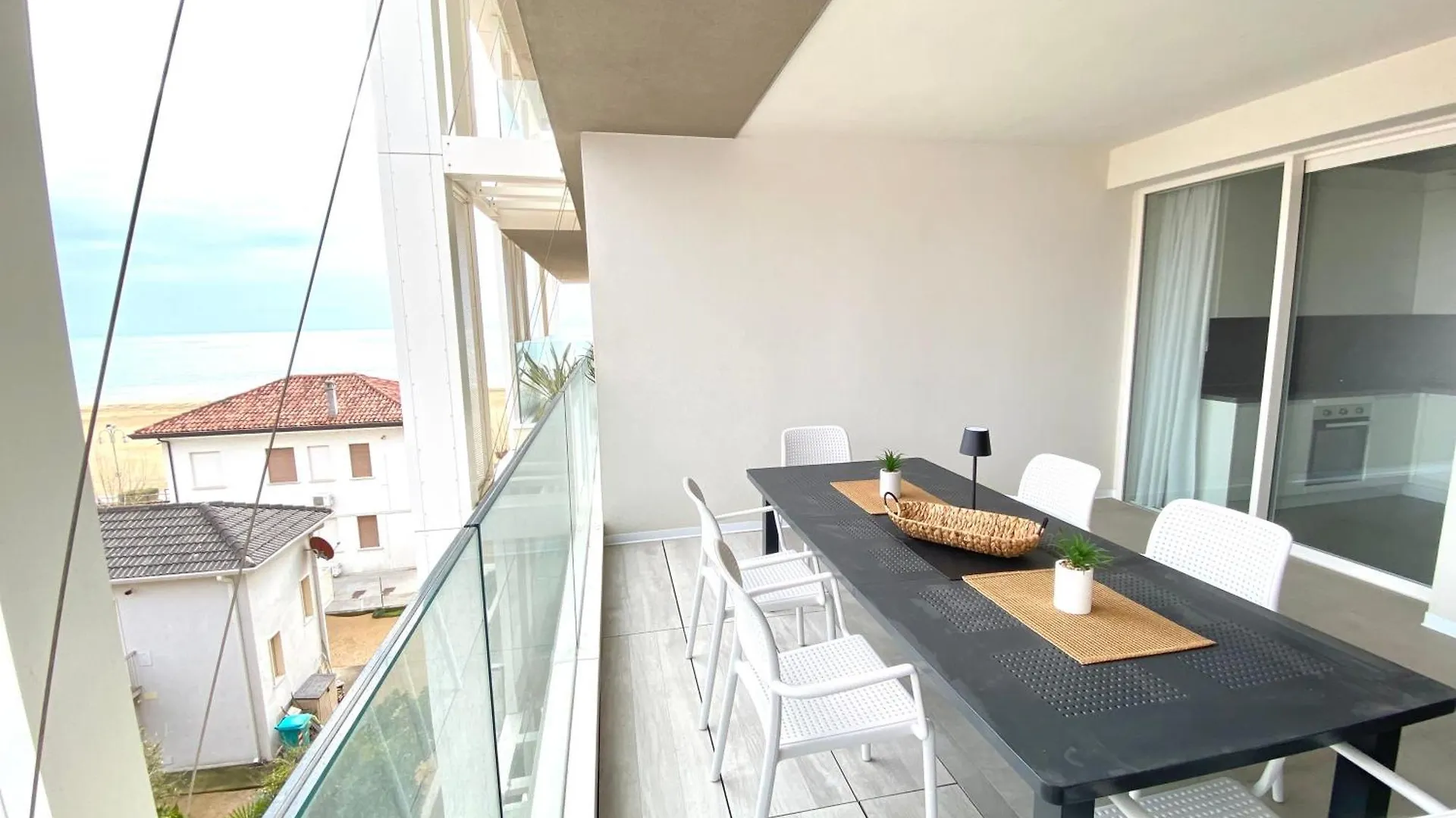 Apartment Tahiti Suite Frontemare - Jesolo - Solo Famiglie Italy