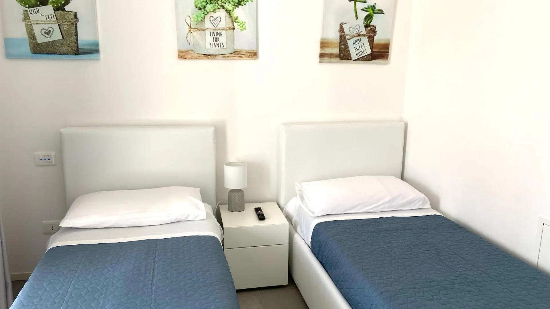Tahiti Suite Frontemare - Jesolo - Solo Famiglie Italy