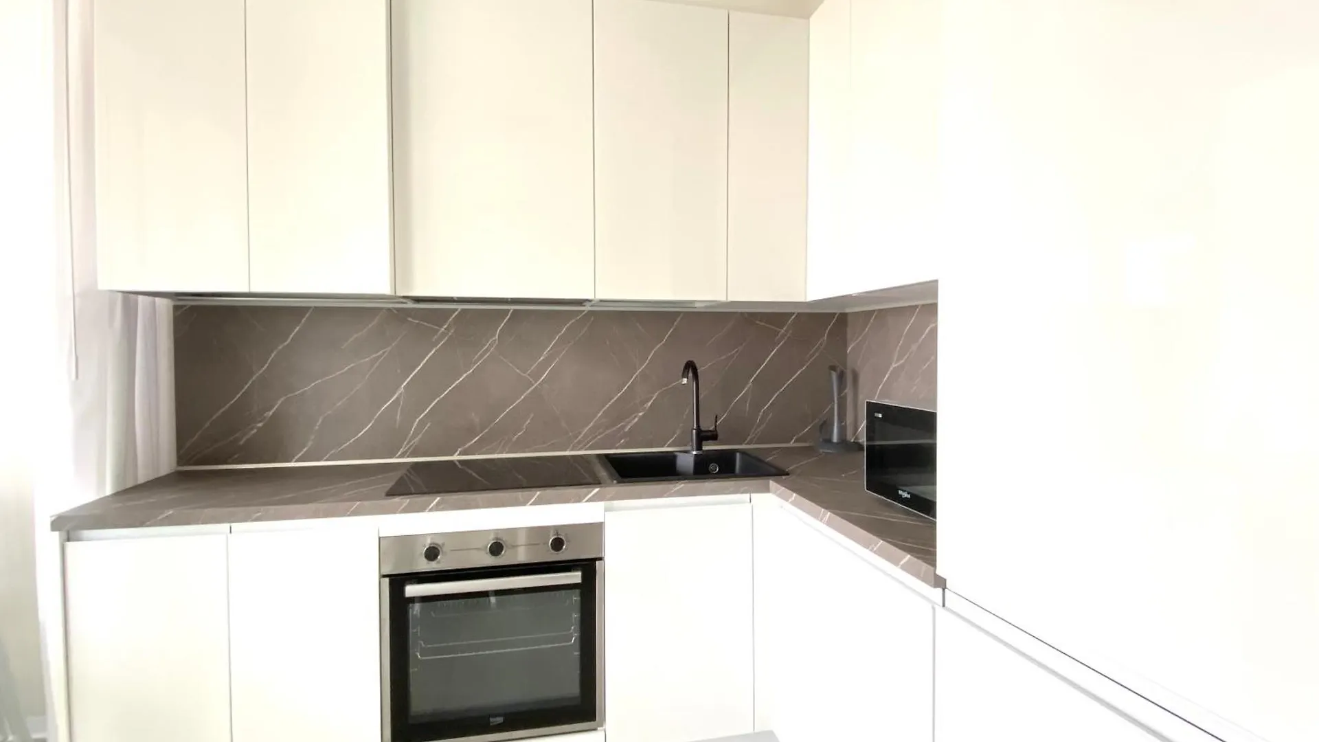 Tahiti Suite Frontemare - Jesolo - Solo Famiglie Italy