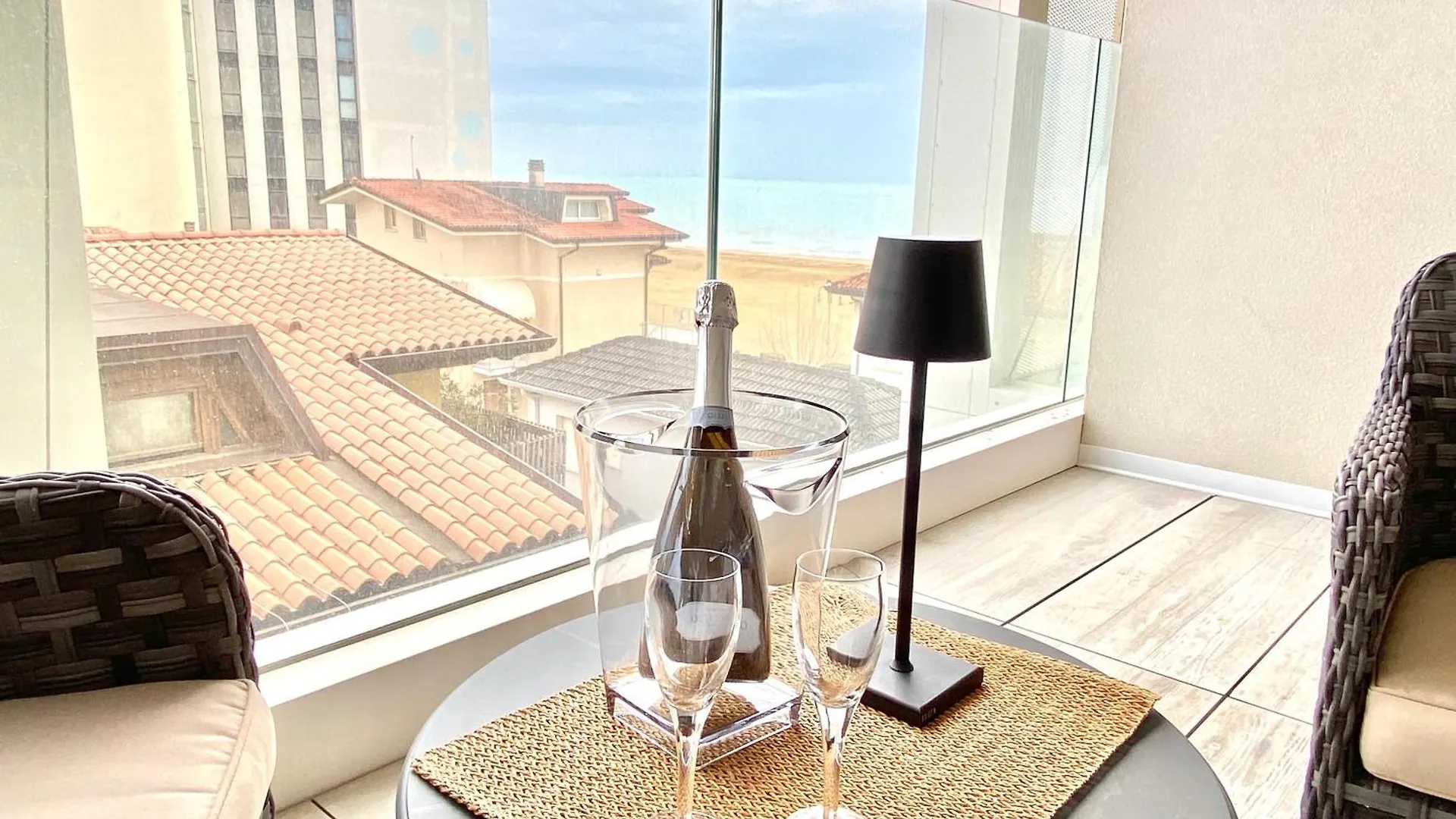 Tahiti Suite Frontemare - Jesolo - Solo Famiglie